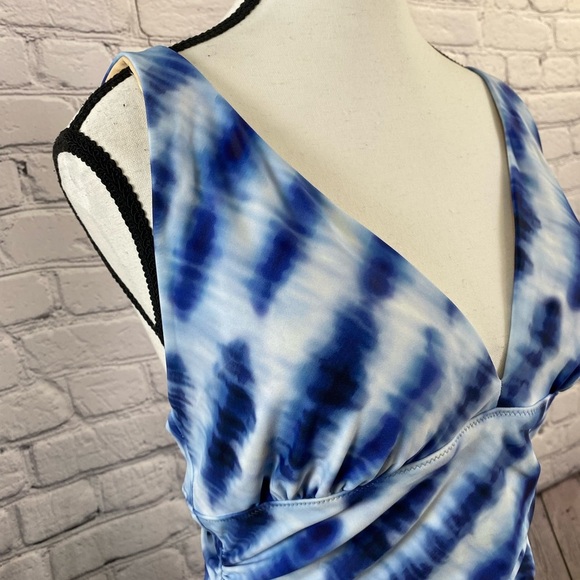 One Piece Bathing Suit Size 12 NWT - Picture 3 of 12